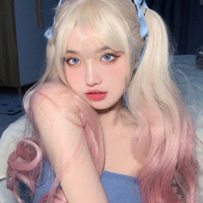 泡沫欢腾的香槟美酒